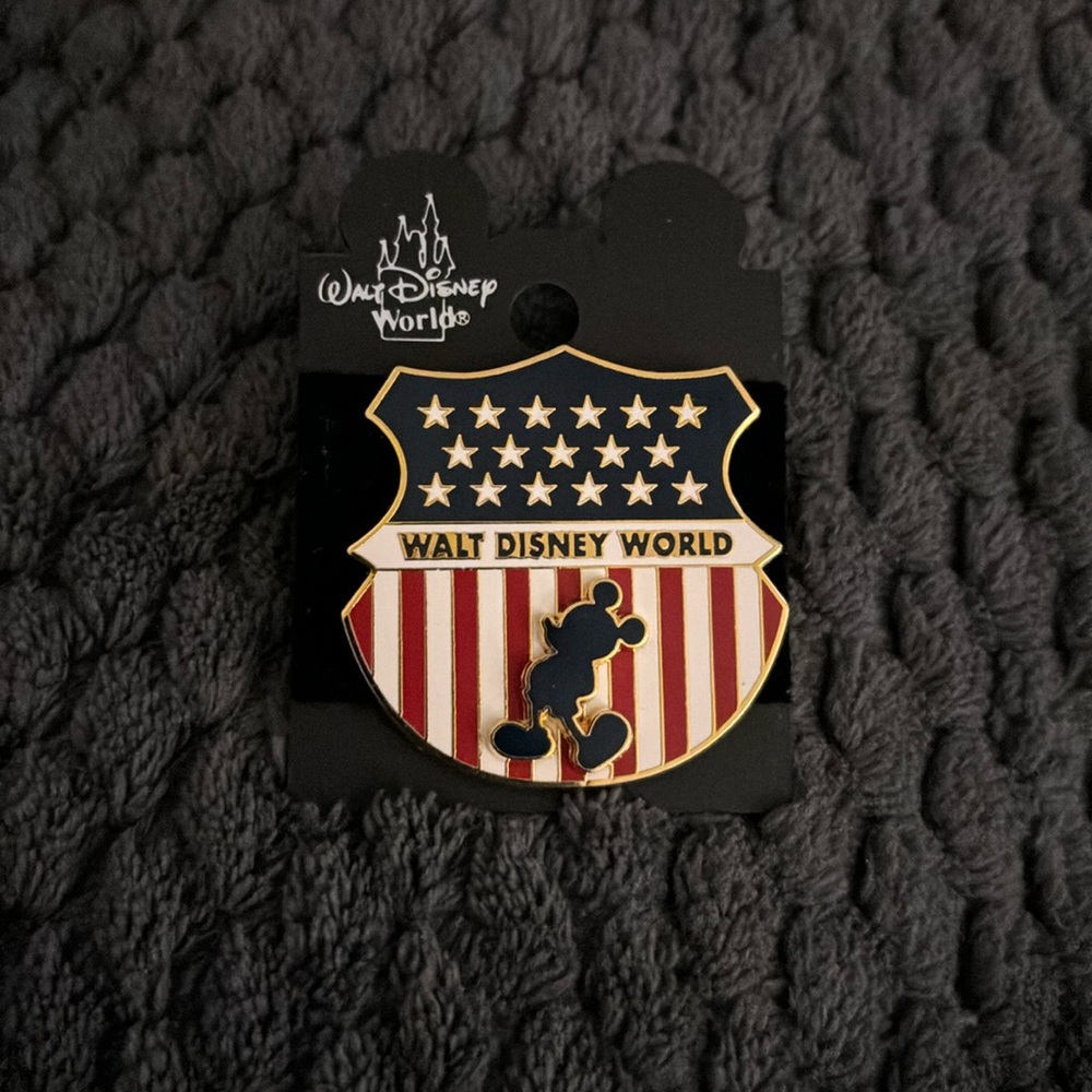 Vintage Walt Disney World Patriotic Trading Pin